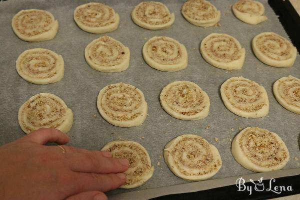 Vegan Walnut Cinnamon Pinwheel Cookies - Step 11