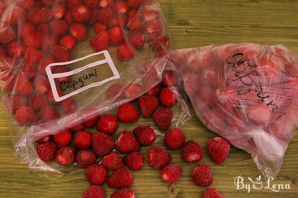 How to Freeze Whole Strawberries - Step 7