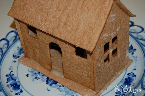 Simple Homemade Gingerbread House - Step 14