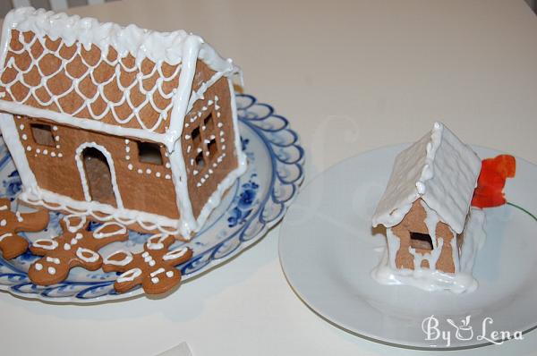 Simple Homemade Gingerbread House - Step 16