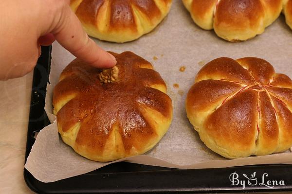 Pumpkin Buns - Step 20