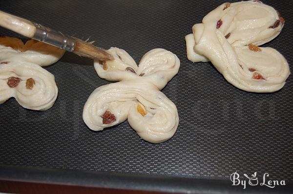 Butterfly and Hearts Shaped Sweet Buns with Raisins - Step 14