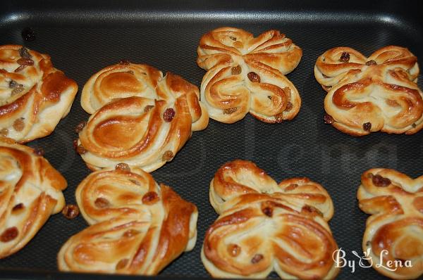 Butterfly and Hearts Shaped Sweet Buns with Raisins - Step 15