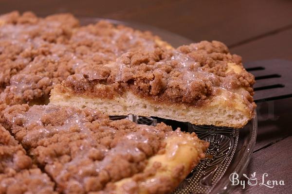 Cinnamon Crumb Dessert Pizza