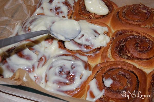 Cinnamon Rolls With Icing - Step 18