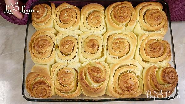 Wasp Nest Buns - Step 21