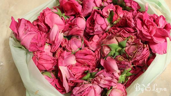 Rose Petals Cherry Jam - Step 2
