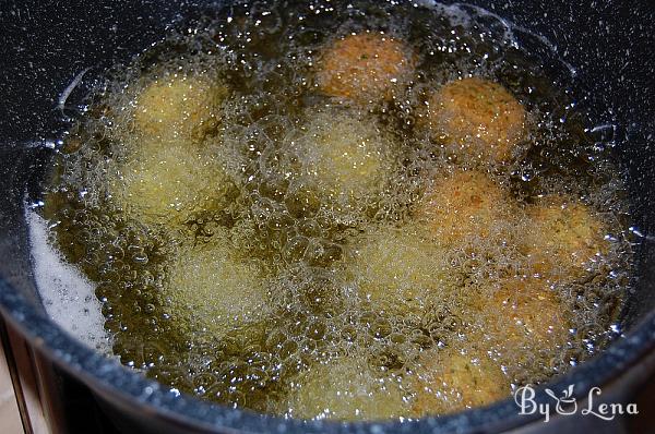 Homemade Crispy Falafel Recipe - Step 16