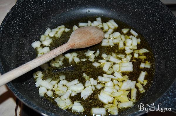 Greek Green Beans with Garlic and Tomatoes - Fasolakia - Step 4