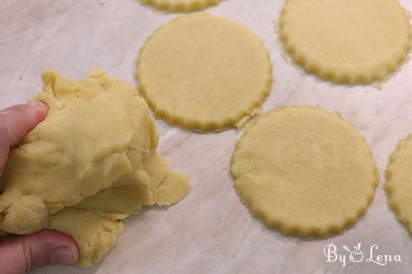 Ring Shortbread Cookies with Peanuts - Step 10