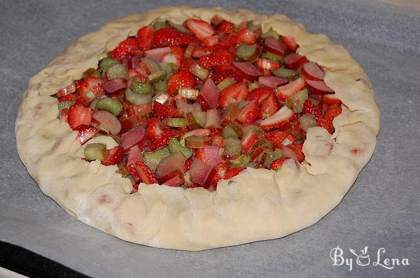 Strawberry and Rhubarb Galette - Step 10