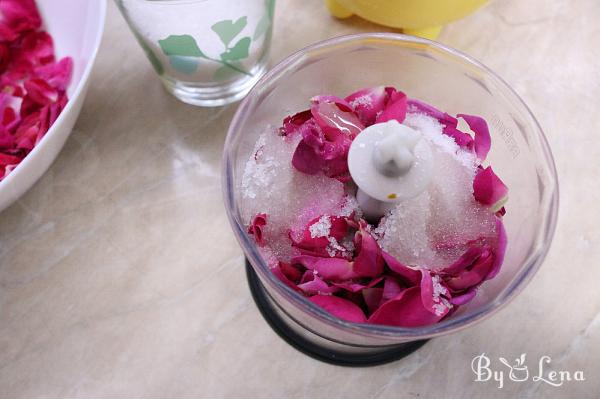 Raw Rose Jam - Step 2