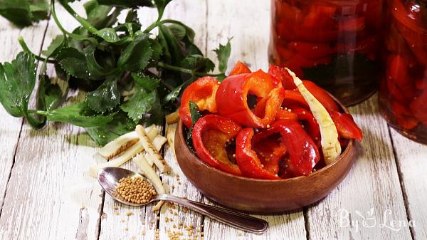 Romanian Pickled Round Peppers in Vinegar