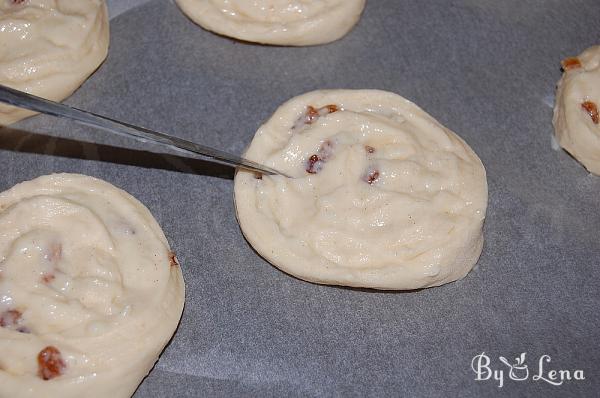 Vanilla Pudding Rolls with Raisins - Step 13
