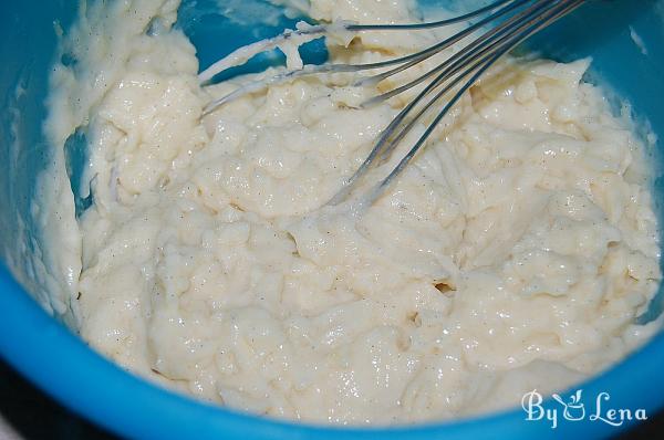 Vanilla Pudding Rolls with Raisins - Step 1