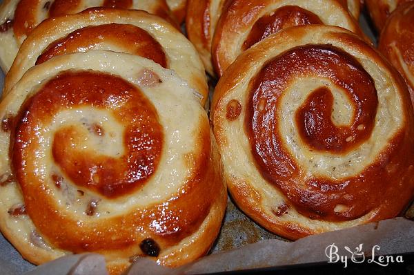 Vanilla Pudding Rolls with Raisins - Step 17