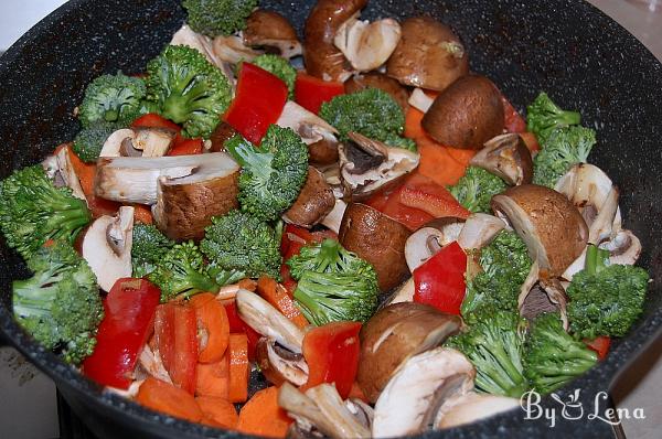 Chinese Noodles with Chicken and Vegetables - Step 12