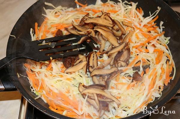 Chinese Spring Rolls With Shrimp and Vegetables - Step 8