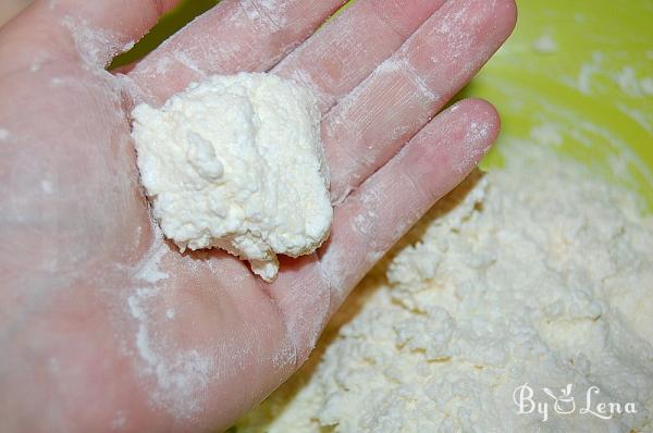 Russian Cottage Cheese Pancakes - Syrniki - Step 3