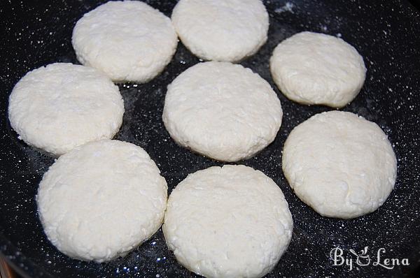 Russian Cottage Cheese Pancakes - Syrniki - Step 6