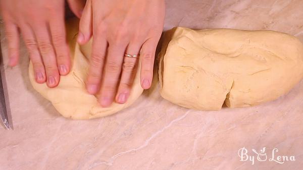 Pasca - Romanian Easter Bread with Cheese Filling 