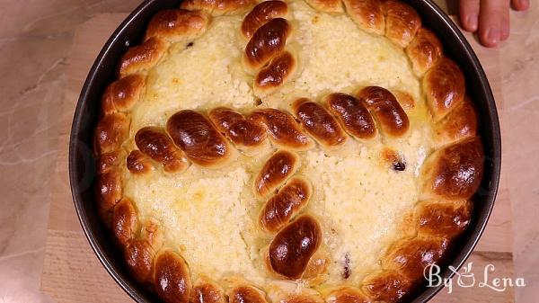 Romanian Pasca, Sweet Cottage Cheese Filled Easter Bread - ChainBaker