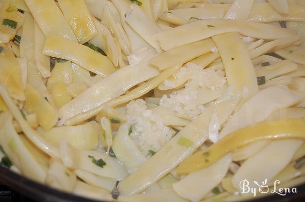 Sauteed Wax Beans with Garlic - Step 5