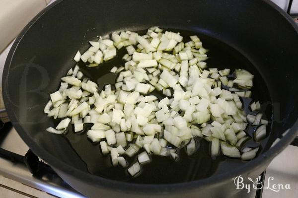 Easy Creamy Chicken Pesto Pasta - Step 3