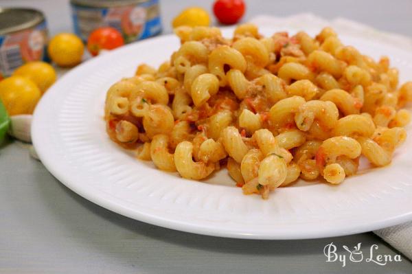 One Pot Creamy Tomato Tuna Pasta