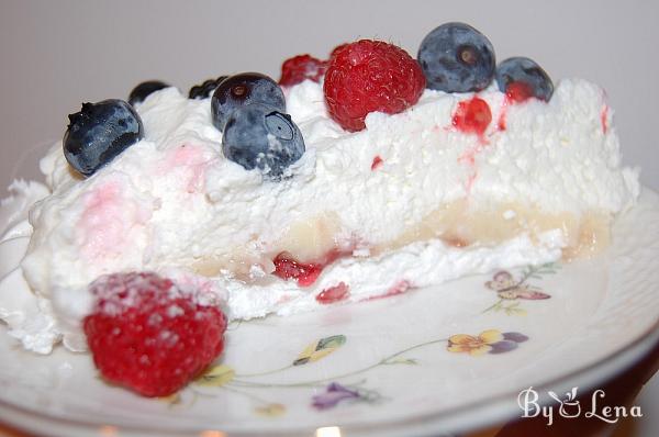 Berry Pavlova - Step 15