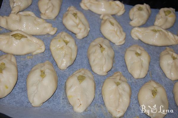 Ucrainian Piroshki with Green Peas - Step 10