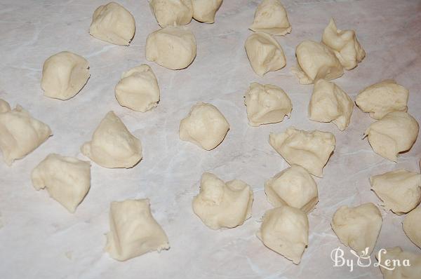 Ucrainian Piroshki with Green Peas - Step 7