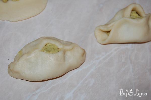 Ucrainian Piroshki with Green Peas - Step 9