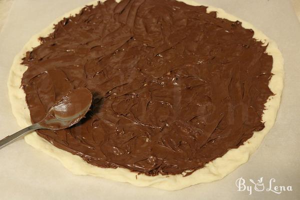 Banana Nutella Pizza - Step 2