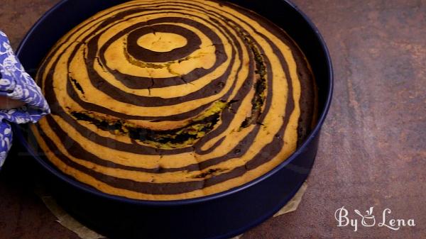 Pumpkin Zebra Cake - Step 17