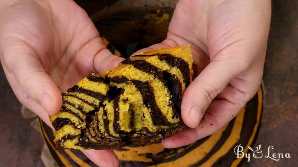 Pumpkin Zebra Cake - Step 18