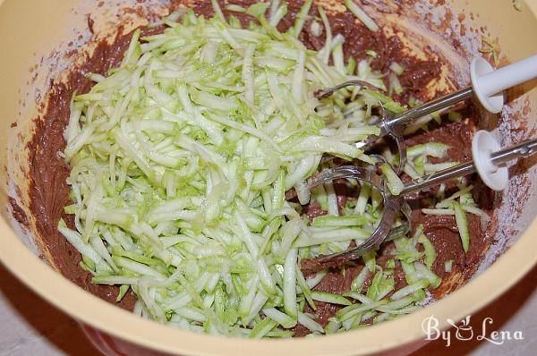 Chocolate Zucchini Upside-Down Cheese Cake - Step 7