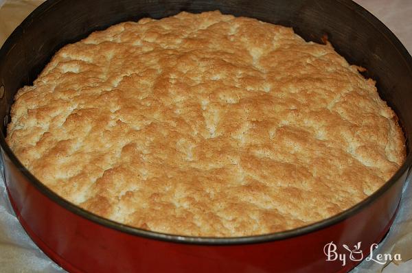 Strawberry Meringue Cake - Step 4