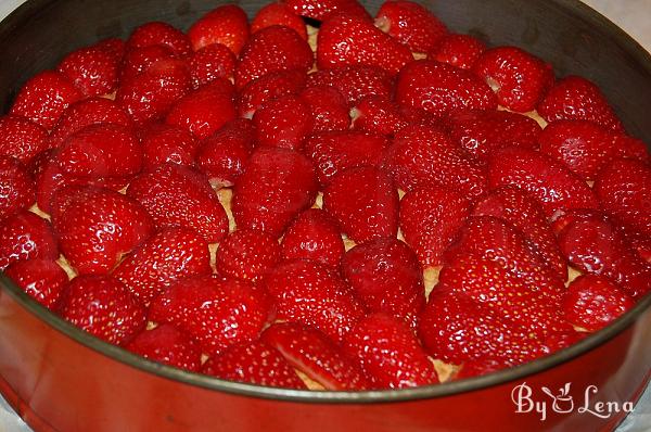 Strawberry Meringue Cake - Step 5