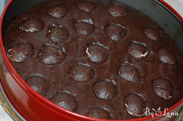 Chocolate Cake with Coconut Balls - Step 8