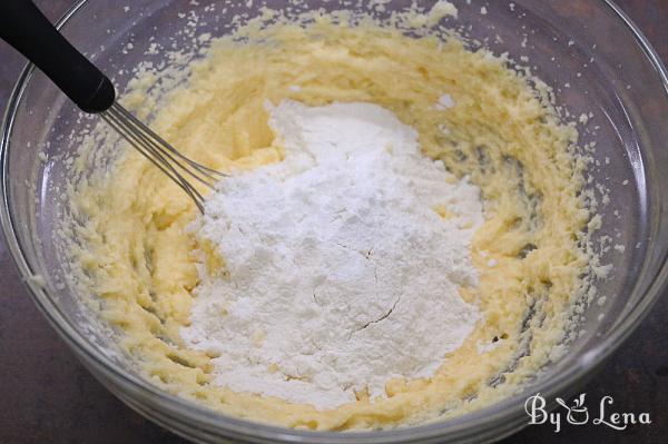 Simple Easter Egg Cake - Step 3