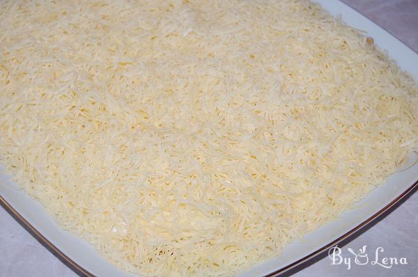 White Salad with Cheese and Chicken