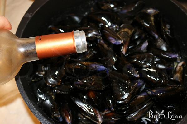 Easy French Mussels Provencal Recipe - Step 5