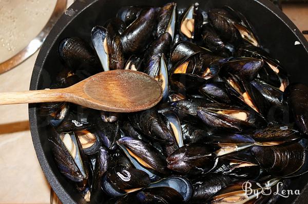 Easy French Mussels Provencal Recipe - Step 7