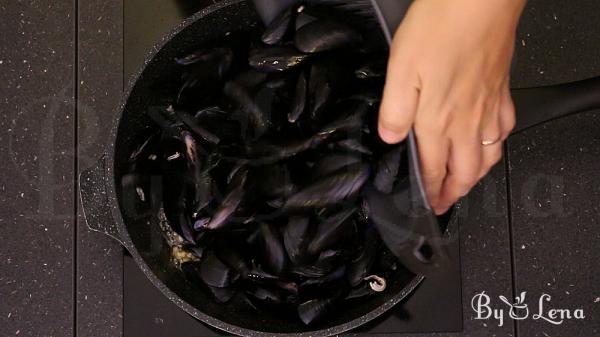 Mussels In Wine And Garlic - Moules Mariniere - Step 14