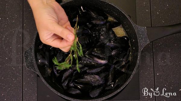 Mussels In Wine And Garlic - Moules Mariniere - Step 16