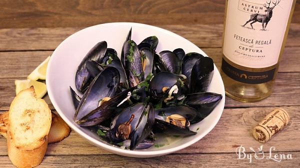 Mussels In Wine And Garlic - Moules Mariniere