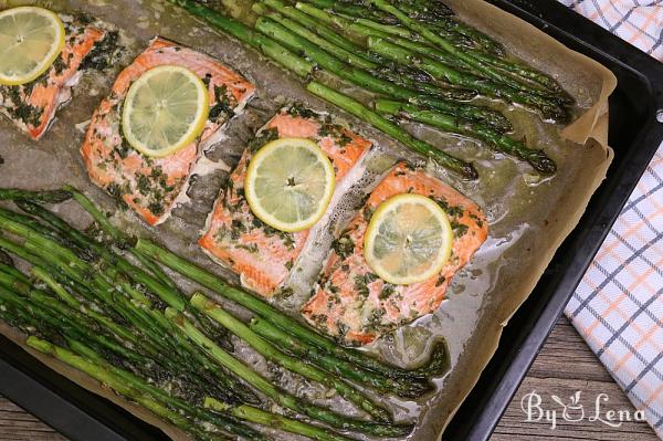 One-Pan Salmon And Asparagus