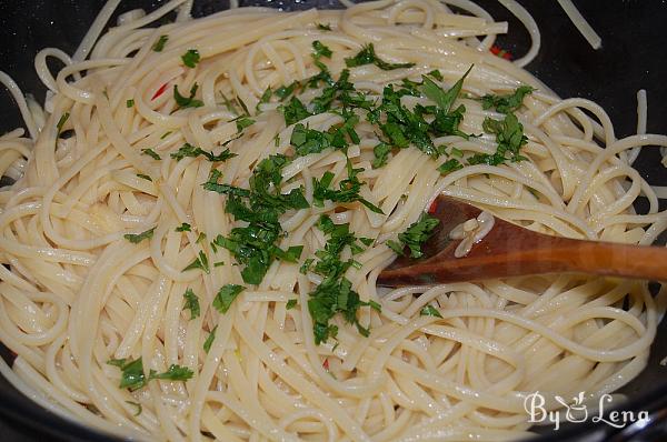 Pasta Aglio, Olio e Peperoncino - Step 6