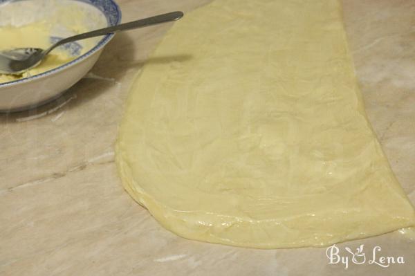 Authentic Spanakopita: Traditional Greek Spinach and Feta Pie - Step 5